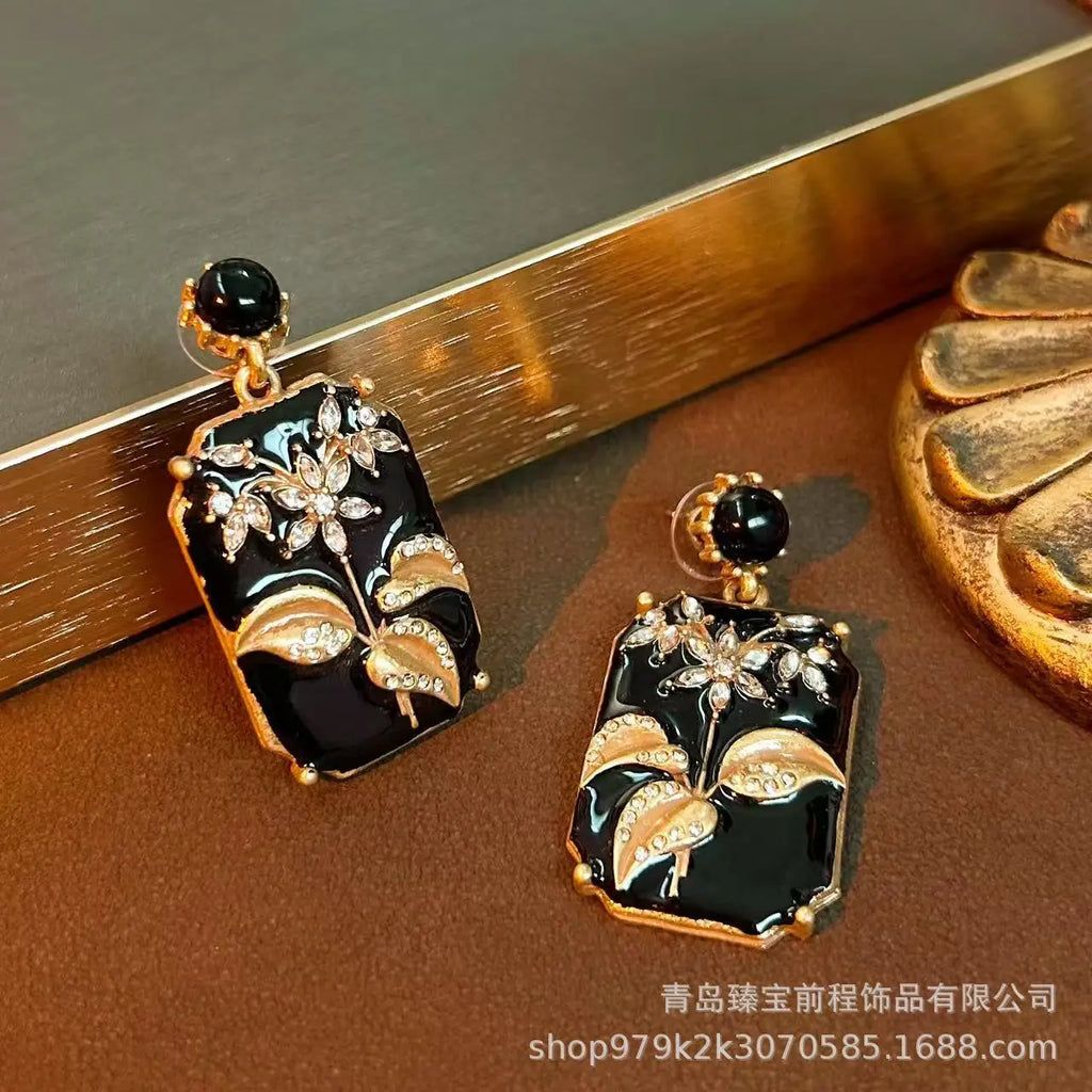 Black Enamel Relief Chinese Style Earrings Vintage Luxury Elegant